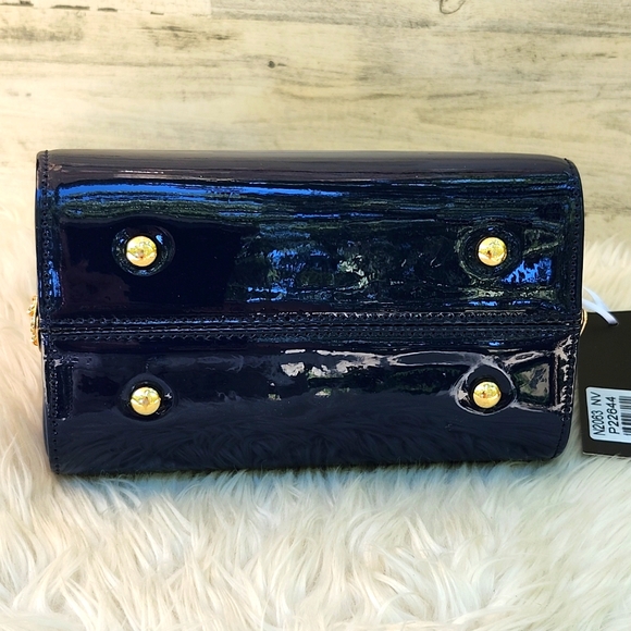 NWT LA TERRE NAVY VEGAN PATENT HAND/CROSSBODY BAG - Picture 5 of 11